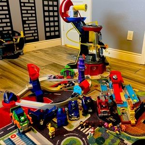 Paw Patrol tower and accessories
